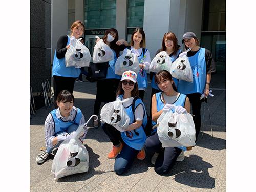 東京・新宿でゴミ拾いを開催